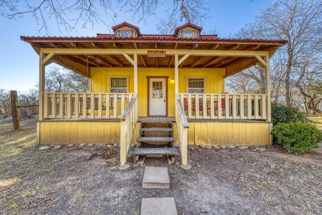 The Olive @ Mendelbaum Winery Guest Cabins Hotel Fredericksburg Exterior photo